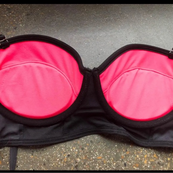 Bikini with two sets of bottoms - Picture 7 of 10